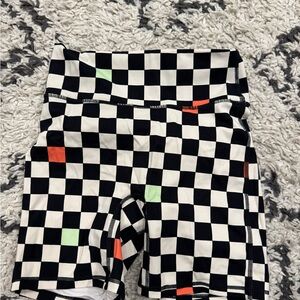 Fabletics bike shorts women’s small. Cute and comfortable! Great condition